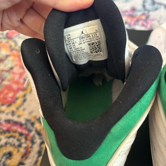 Jordan 13 Retro ‘Lucky Green’ - Picture 5 of 7